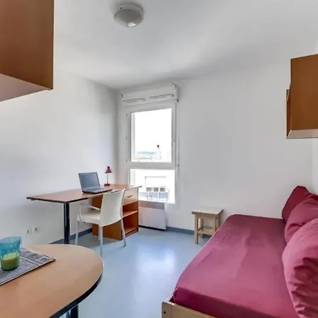 Tgv Citea Affaires-tourisme Bed & Breakfast Massy (Essonne)